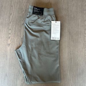 Lululemon NEW ABC Joggers Size Small in Green Sage. Inseam 30”
